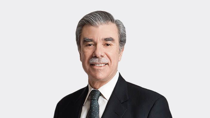 Oxy Board of Directors Headshot, Carlos Gutierrez